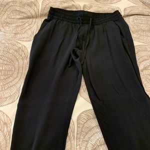 Old Navy black pull on pants
